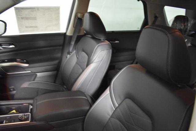 new 2025 Nissan Pathfinder car, priced at $47,423