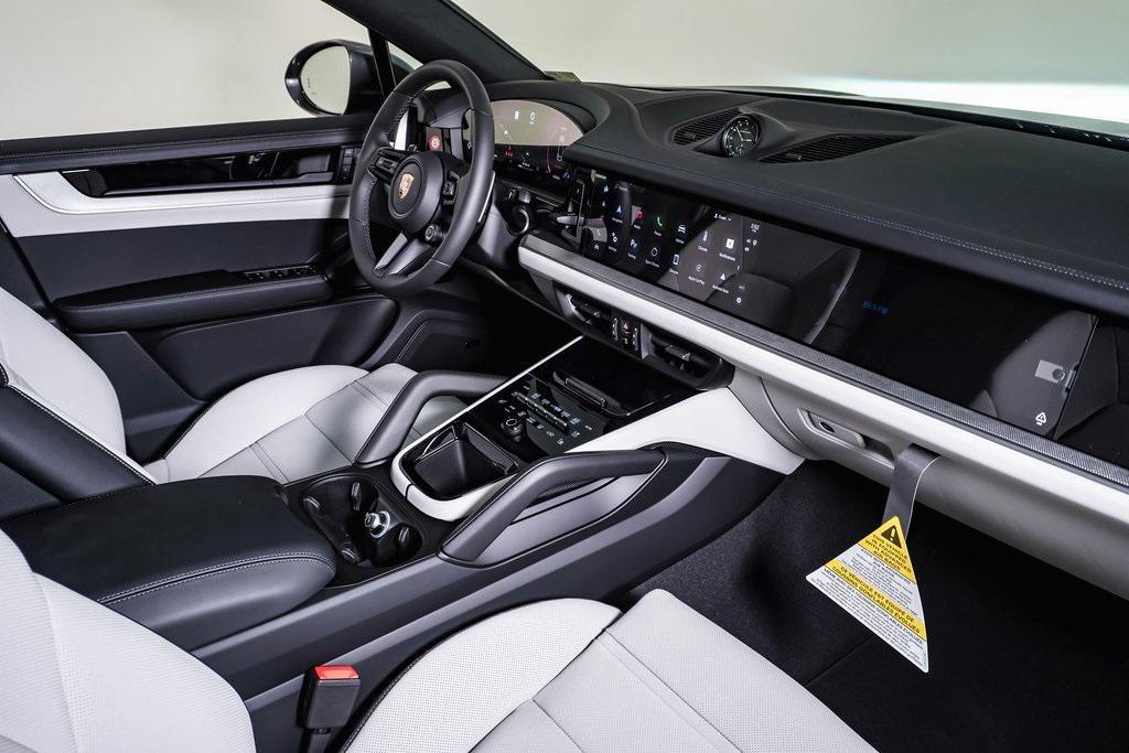 new 2025 Porsche Cayenne car, priced at $127,085