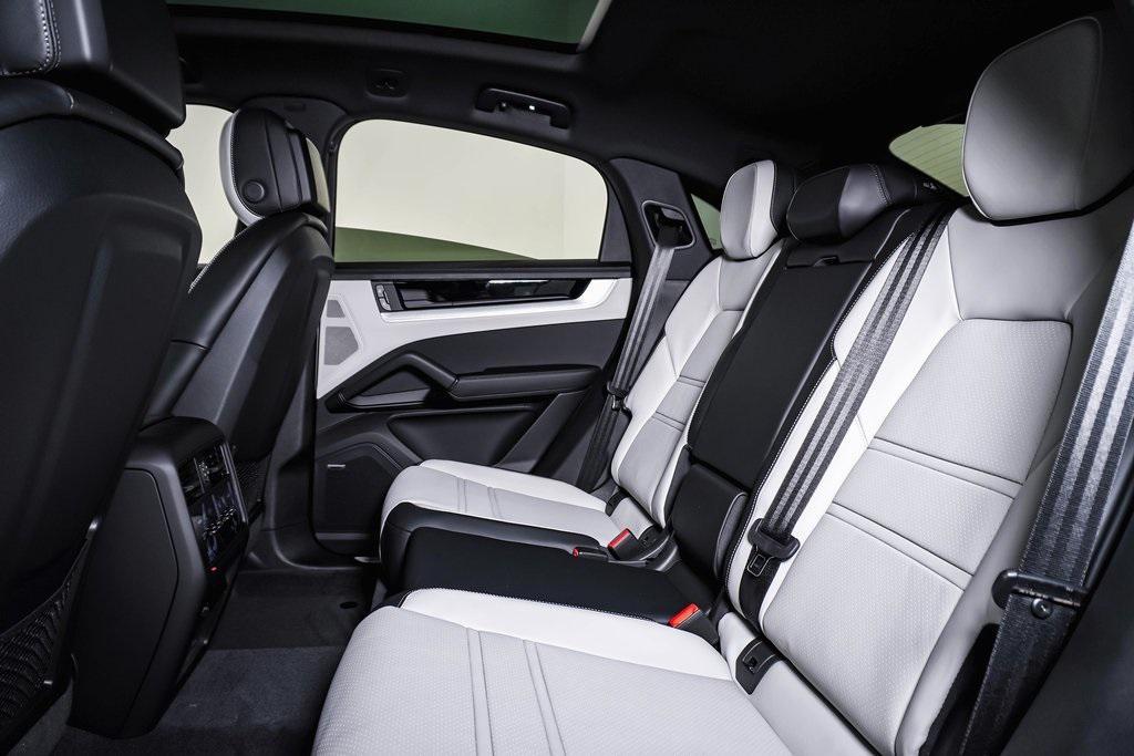 new 2025 Porsche Cayenne car, priced at $127,085