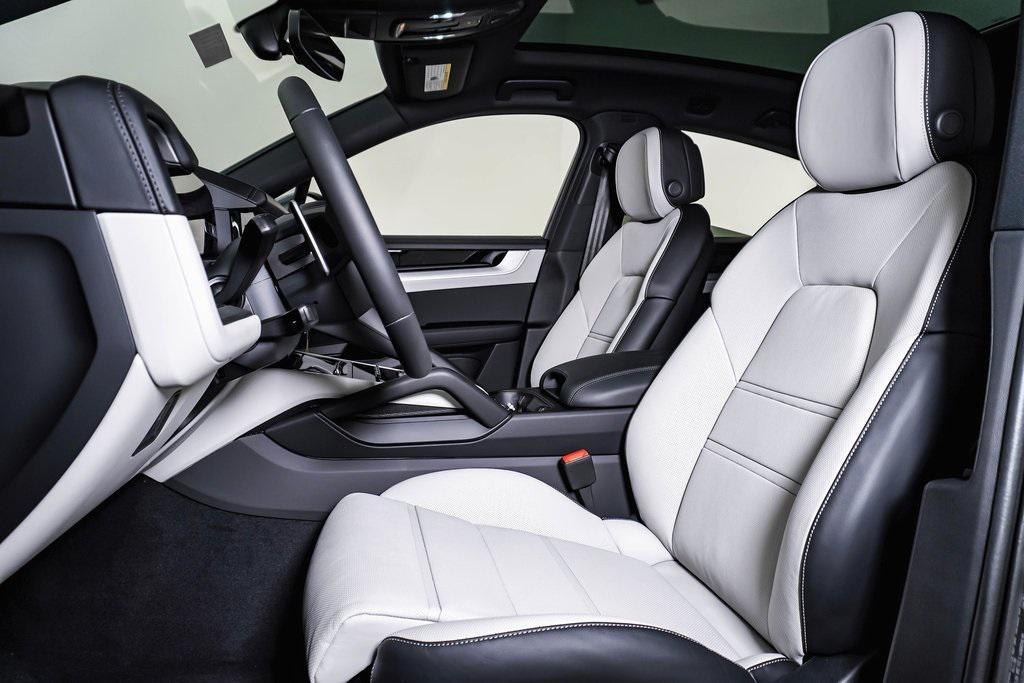 new 2025 Porsche Cayenne car, priced at $127,085