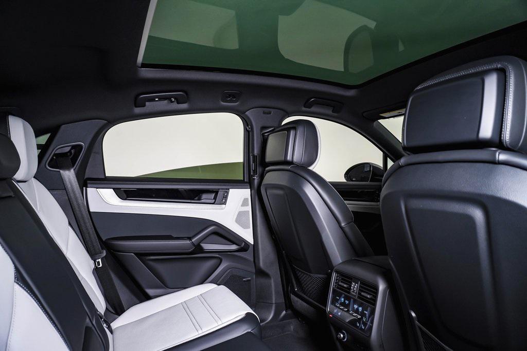 new 2025 Porsche Cayenne car, priced at $127,085