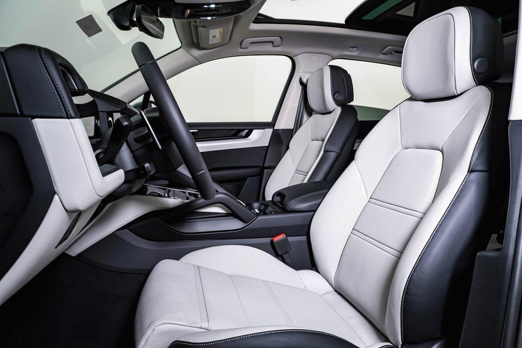 new 2025 Porsche Cayenne car, priced at $104,065