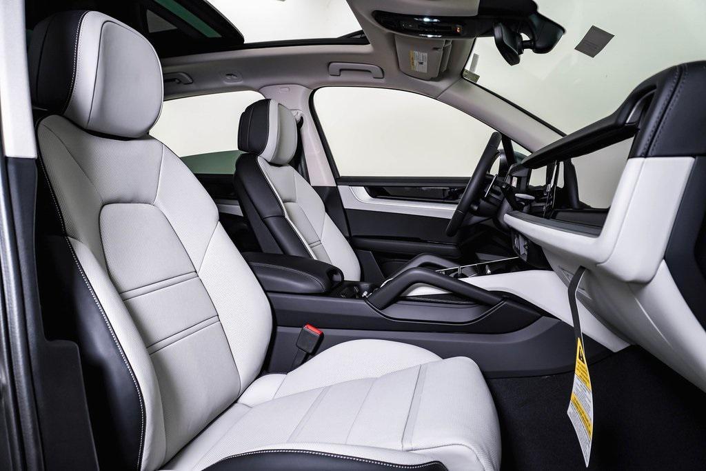 new 2025 Porsche Cayenne car, priced at $104,065