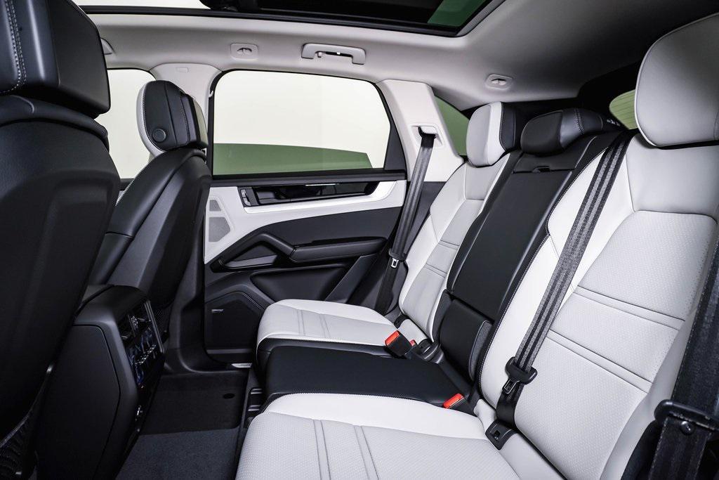 new 2025 Porsche Cayenne car, priced at $104,065