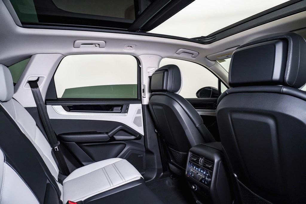 new 2025 Porsche Cayenne car, priced at $104,065