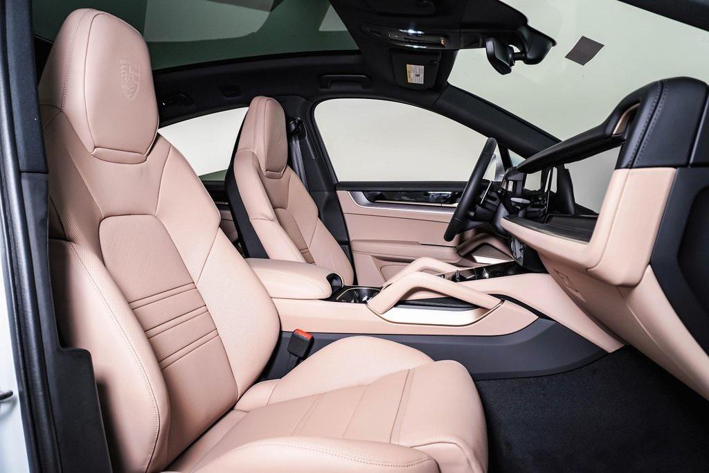 new 2025 Porsche Cayenne car, priced at $122,305