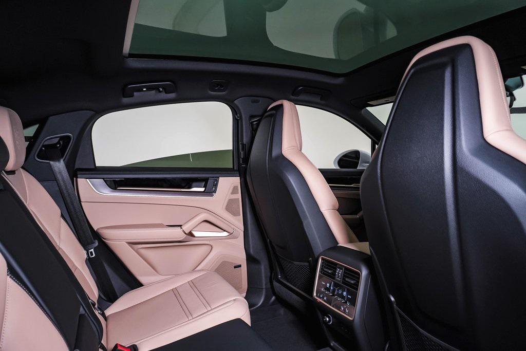 new 2025 Porsche Cayenne car, priced at $122,305