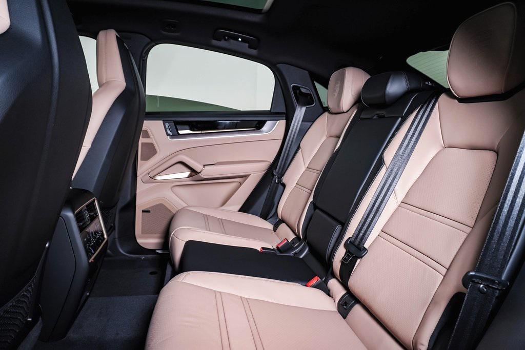 new 2025 Porsche Cayenne car, priced at $122,305