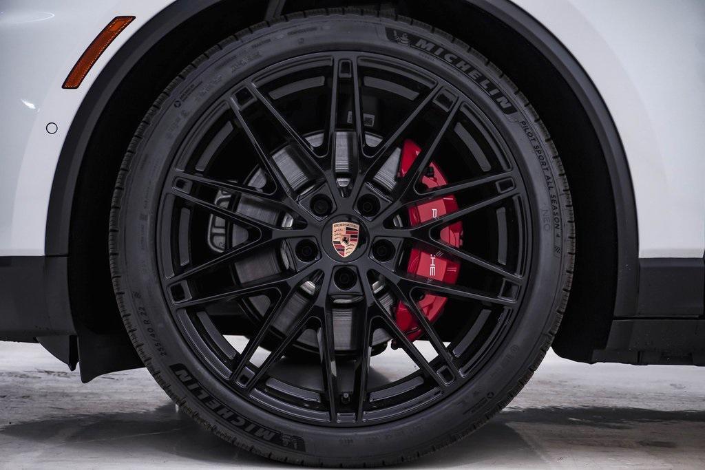 new 2025 Porsche Macan car, priced at $109,205