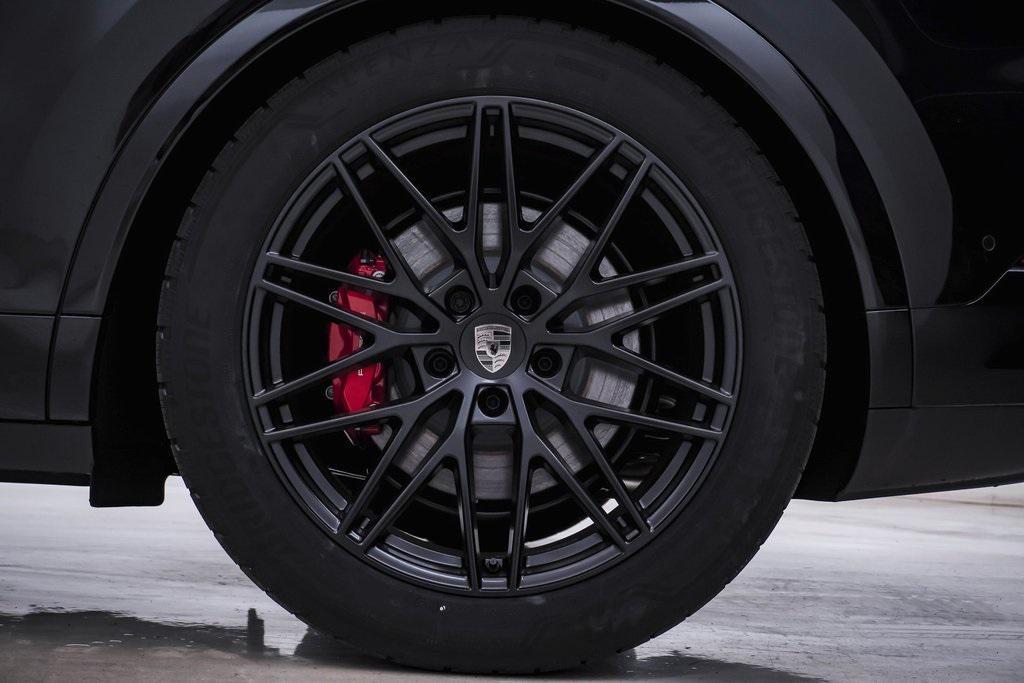 new 2025 Porsche Cayenne car, priced at $187,505