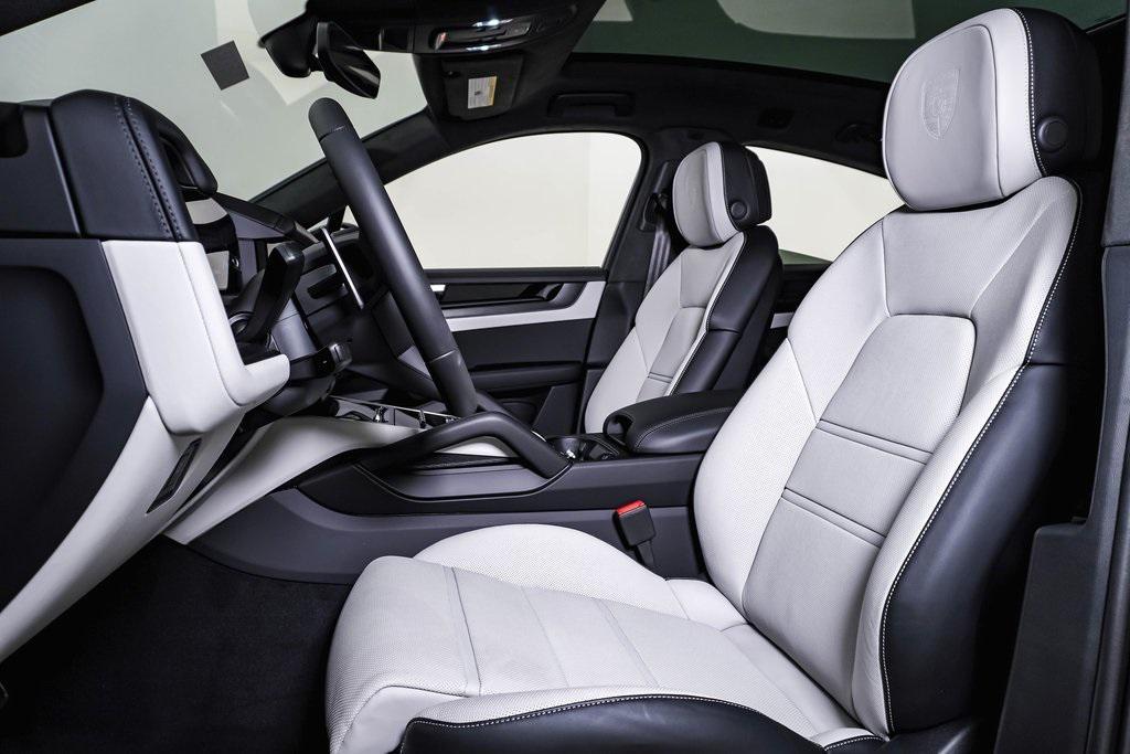 new 2025 Porsche Cayenne car, priced at $157,355