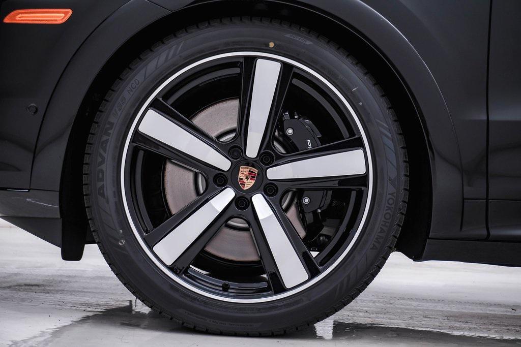 new 2025 Porsche Cayenne car, priced at $157,355