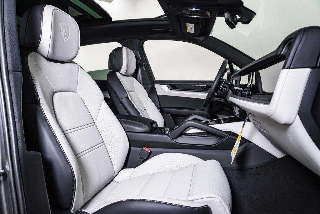 new 2025 Porsche Cayenne car, priced at $106,135