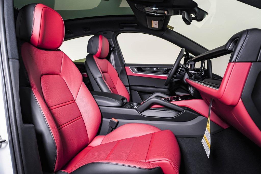 new 2025 Porsche Cayenne car, priced at $113,105
