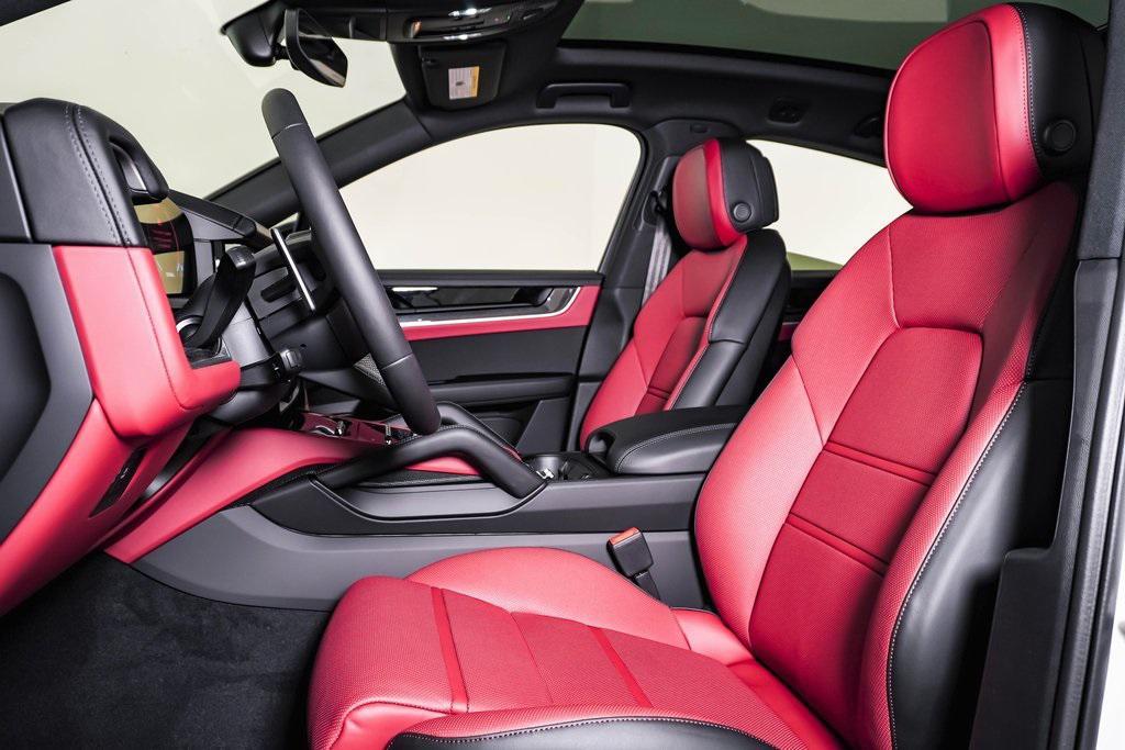 new 2025 Porsche Cayenne car, priced at $113,105