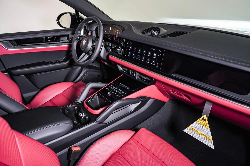 new 2025 Porsche Cayenne car, priced at $113,105
