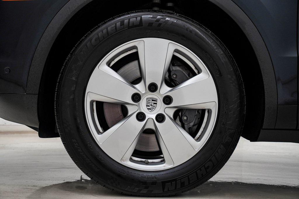 used 2022 Porsche Cayenne car, priced at $63,900