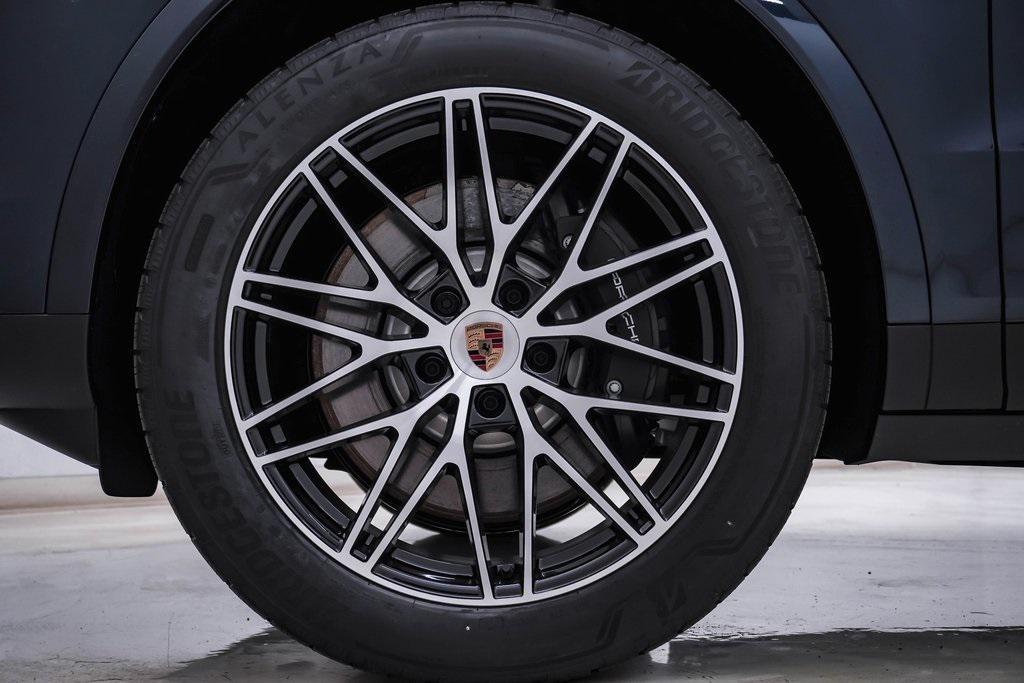 new 2025 Porsche Cayenne car, priced at $116,825