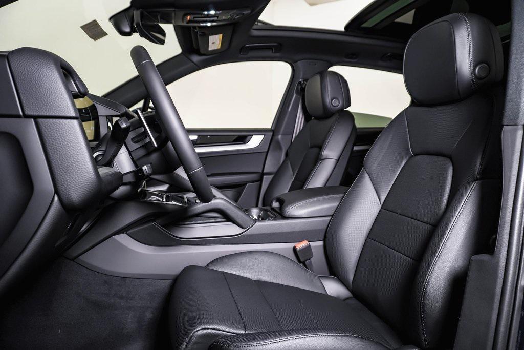 new 2025 Porsche Cayenne car, priced at $116,825