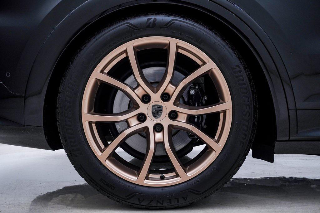 used 2025 Porsche Cayenne car, priced at $158,000
