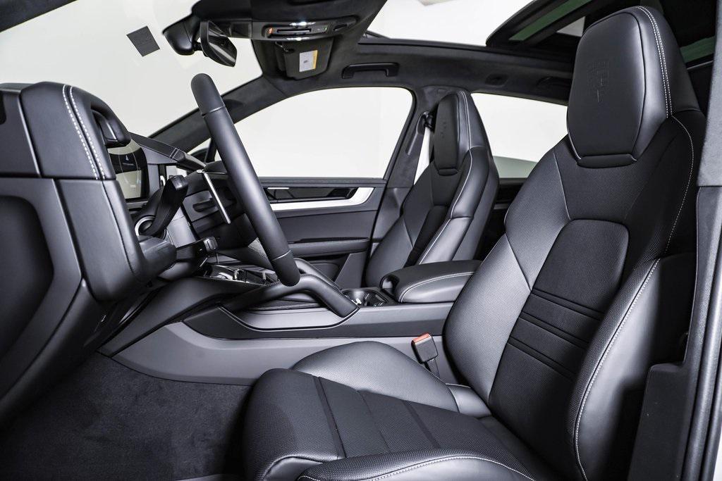 new 2025 Porsche Cayenne car, priced at $193,905