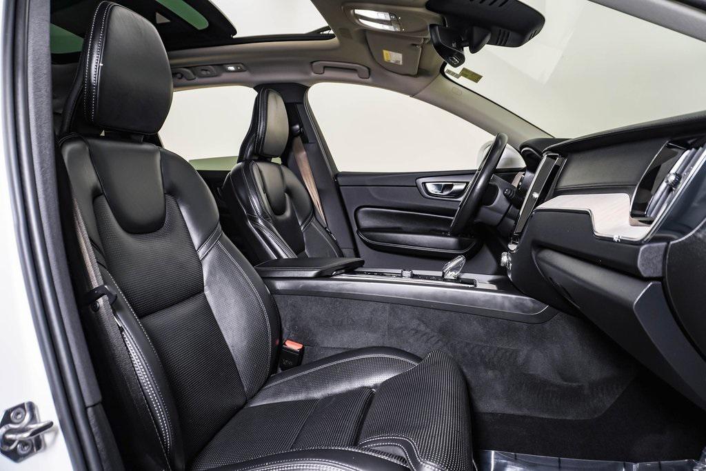 used 2022 Volvo XC60 Recharge Plug-In Hybrid car, priced at $33,200