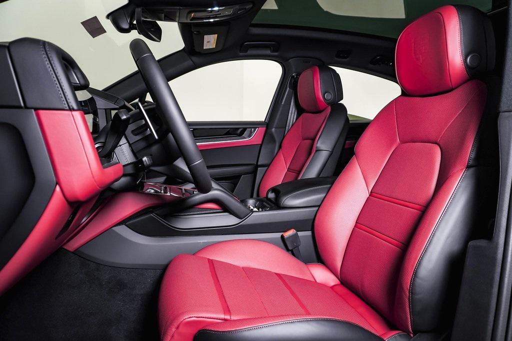 new 2025 Porsche Cayenne car, priced at $142,385