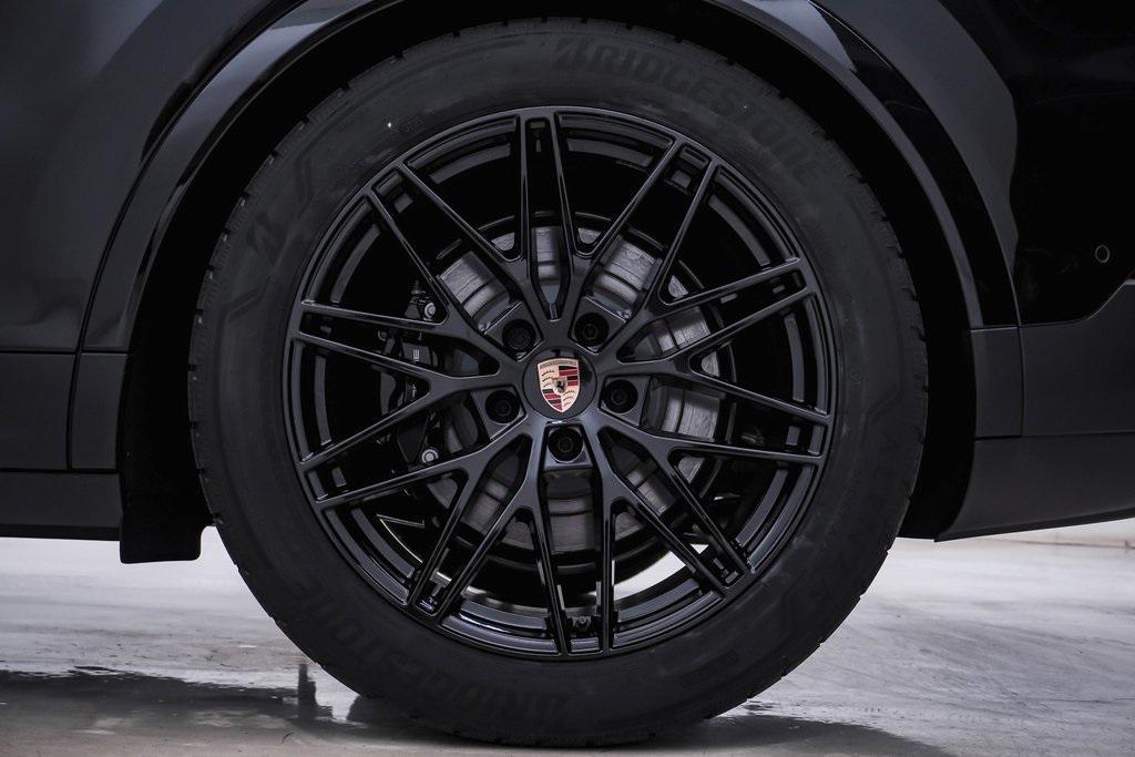 new 2025 Porsche Cayenne car, priced at $142,385
