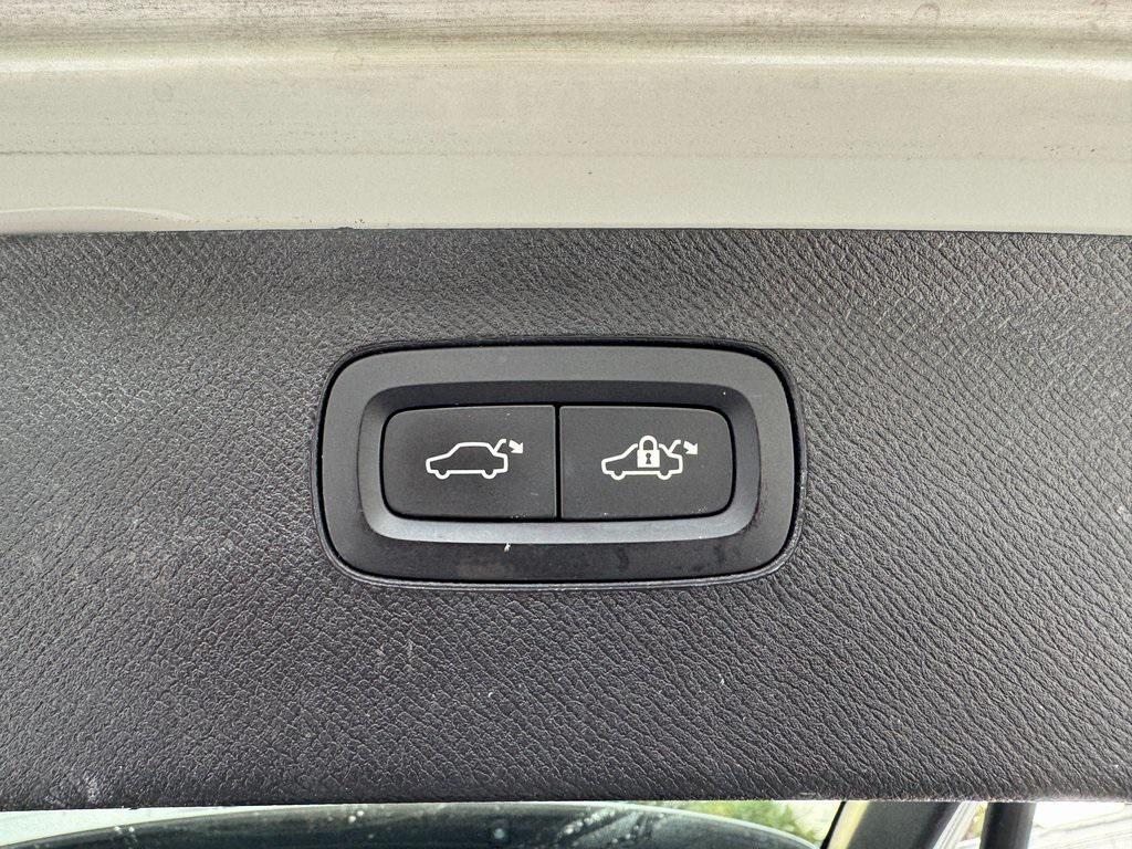used 2019 Volvo XC90 car, priced at $24,990