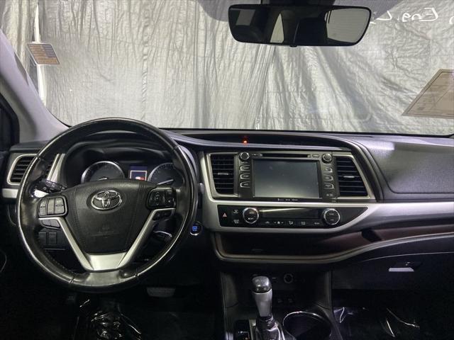 used 2019 Toyota Highlander car, priced at $27,990