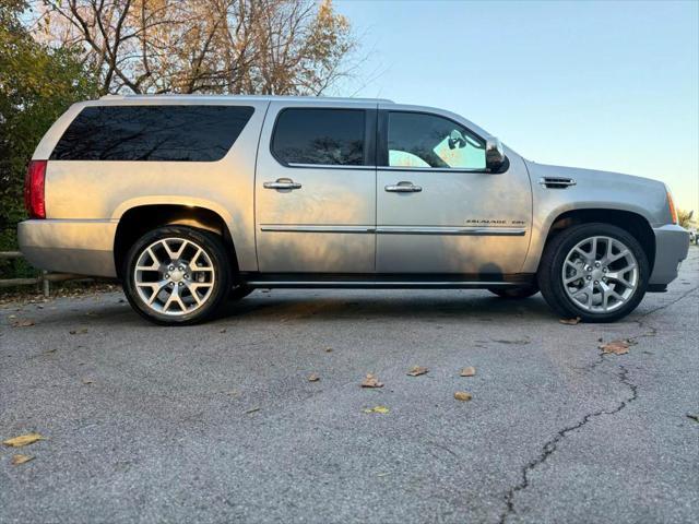 used 2013 Cadillac Escalade ESV car, priced at $17,500