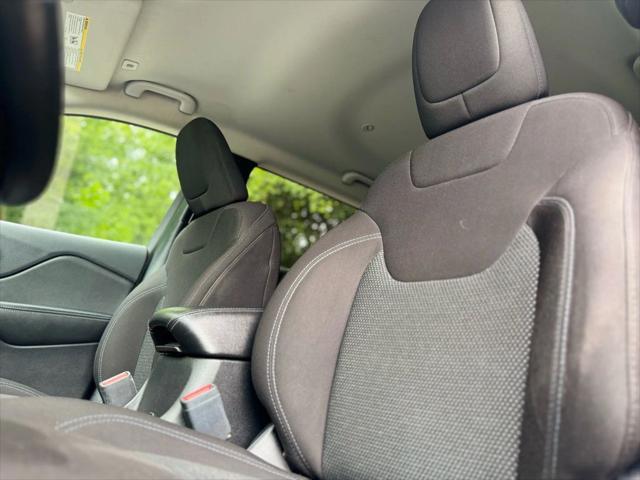 used 2019 Jeep Cherokee car, priced at $15,995