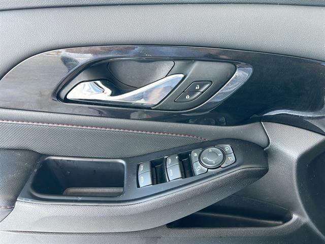 used 2022 Chevrolet Traverse car, priced at $32,987