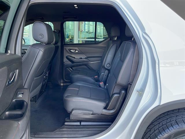 used 2022 Chevrolet Traverse car, priced at $32,987