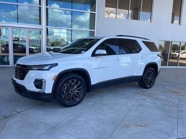 used 2022 Chevrolet Traverse car, priced at $32,987