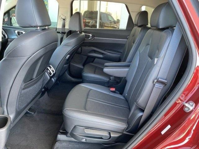 used 2025 Kia Sorento car, priced at $32,888
