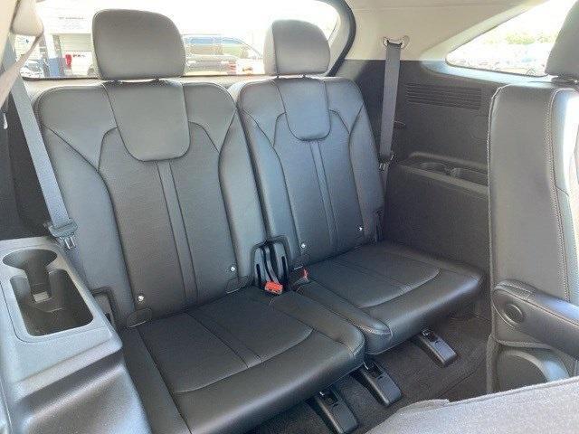 used 2025 Kia Sorento car, priced at $32,888