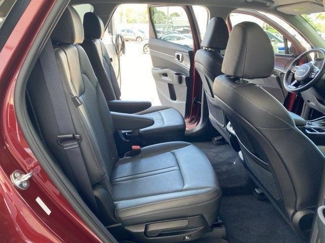used 2025 Kia Sorento car, priced at $32,888