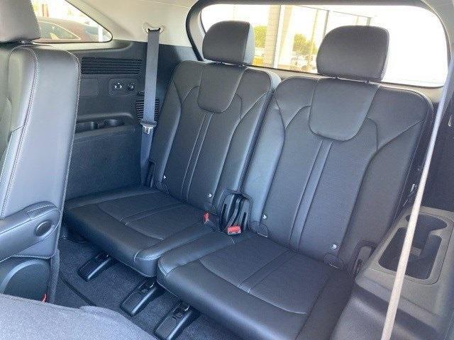 used 2025 Kia Sorento car, priced at $32,888