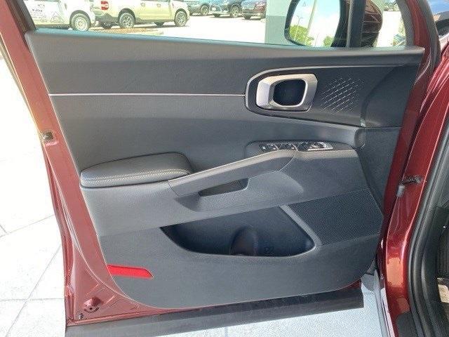 used 2025 Kia Sorento car, priced at $32,888