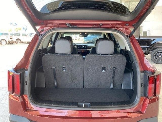 used 2025 Kia Sorento car, priced at $32,888