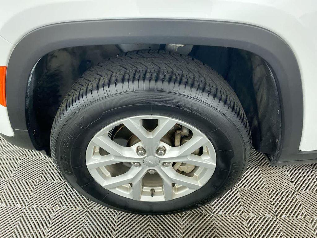 used 2023 Jeep Grand Cherokee car, priced at $28,995