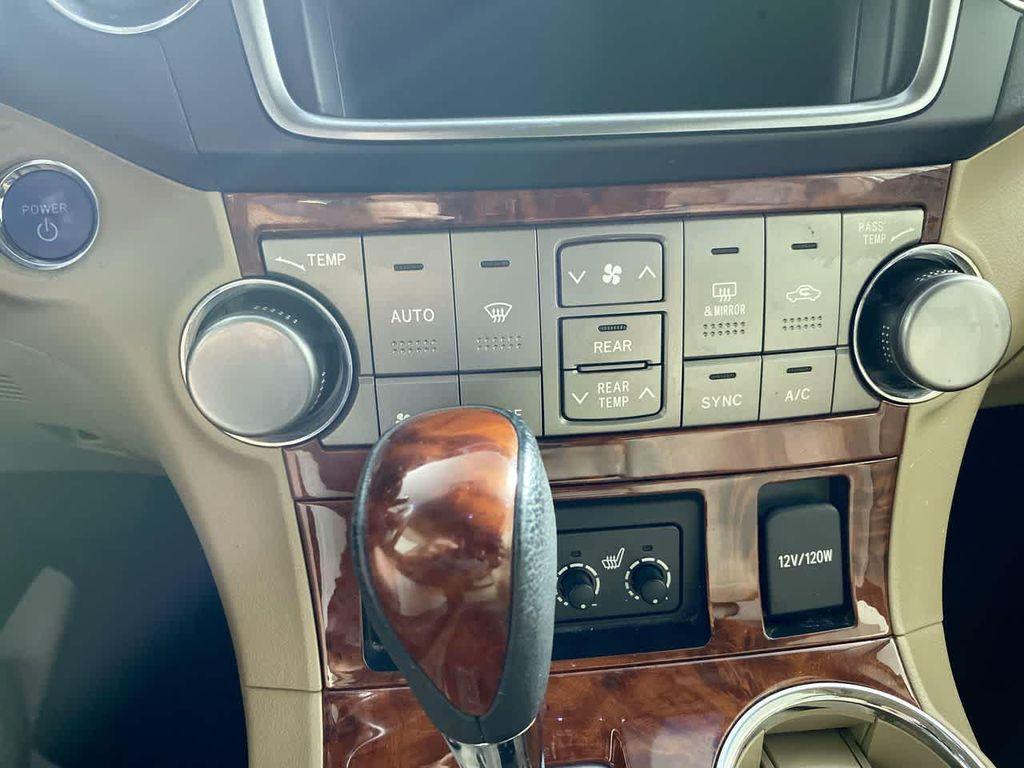 used 2013 Toyota Highlander Hybrid car, priced at $14,995