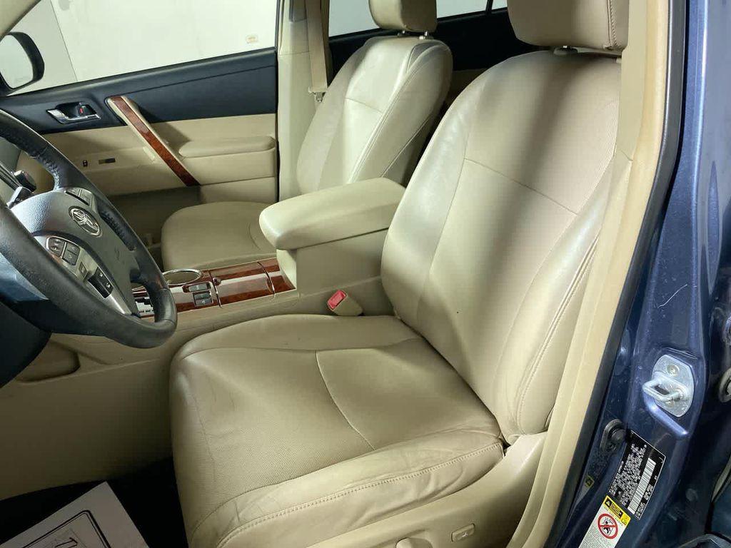 used 2013 Toyota Highlander Hybrid car, priced at $14,995