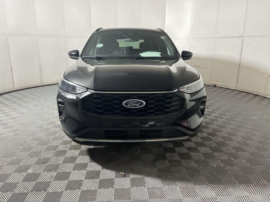 used 2025 Ford Escape car, priced at $25,995