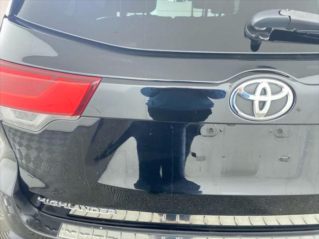 used 2019 Toyota Highlander car, priced at $23,788