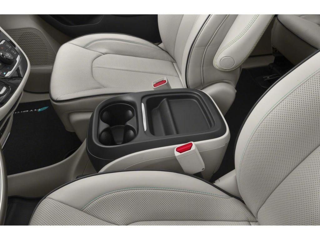 used 2020 Chrysler Pacifica Hybrid car, priced at $32,433