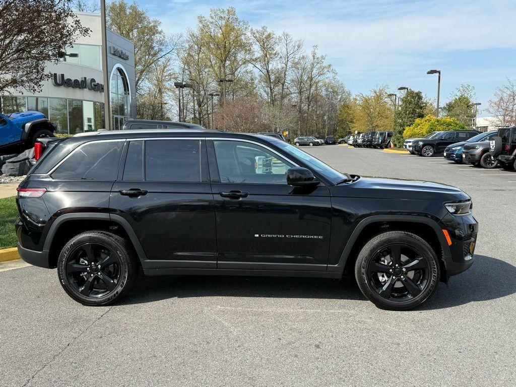 used 2024 Jeep Grand Cherokee car, priced at $31,566