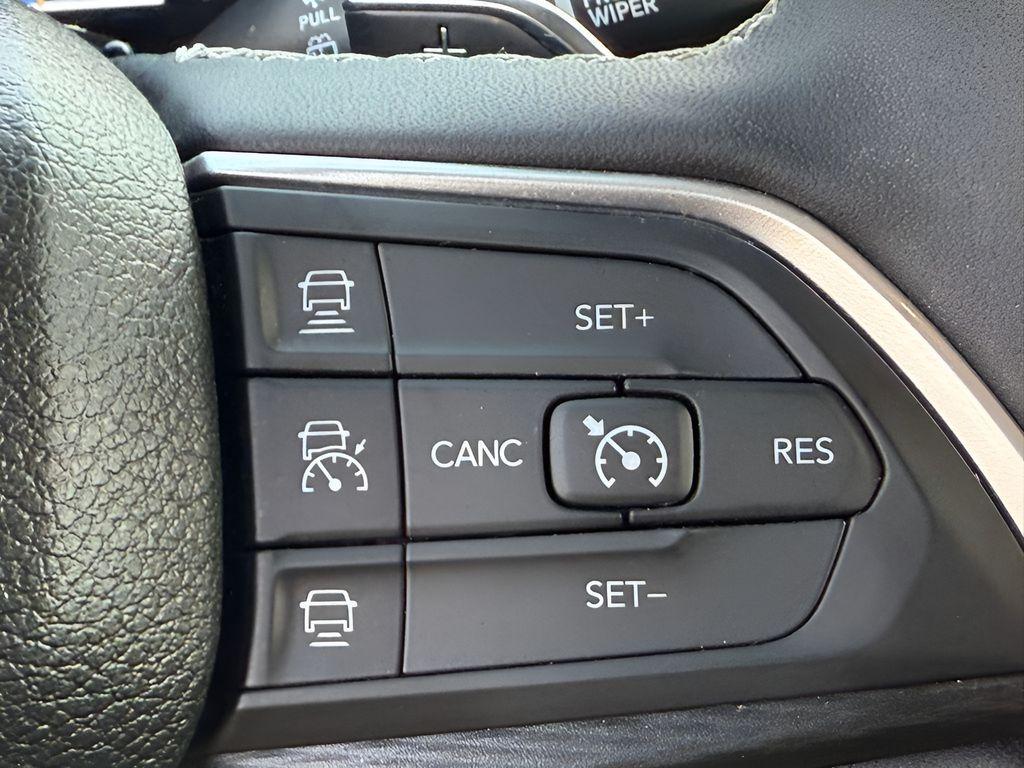 used 2024 Jeep Grand Cherokee car, priced at $32,355