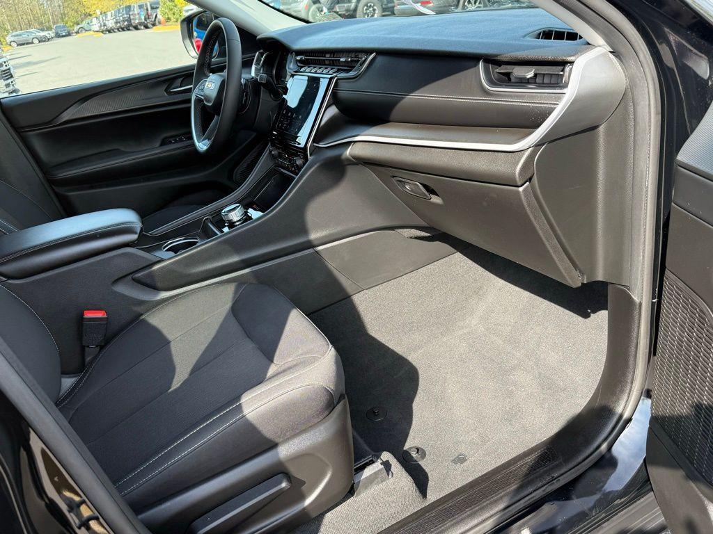 used 2024 Jeep Grand Cherokee car, priced at $31,566